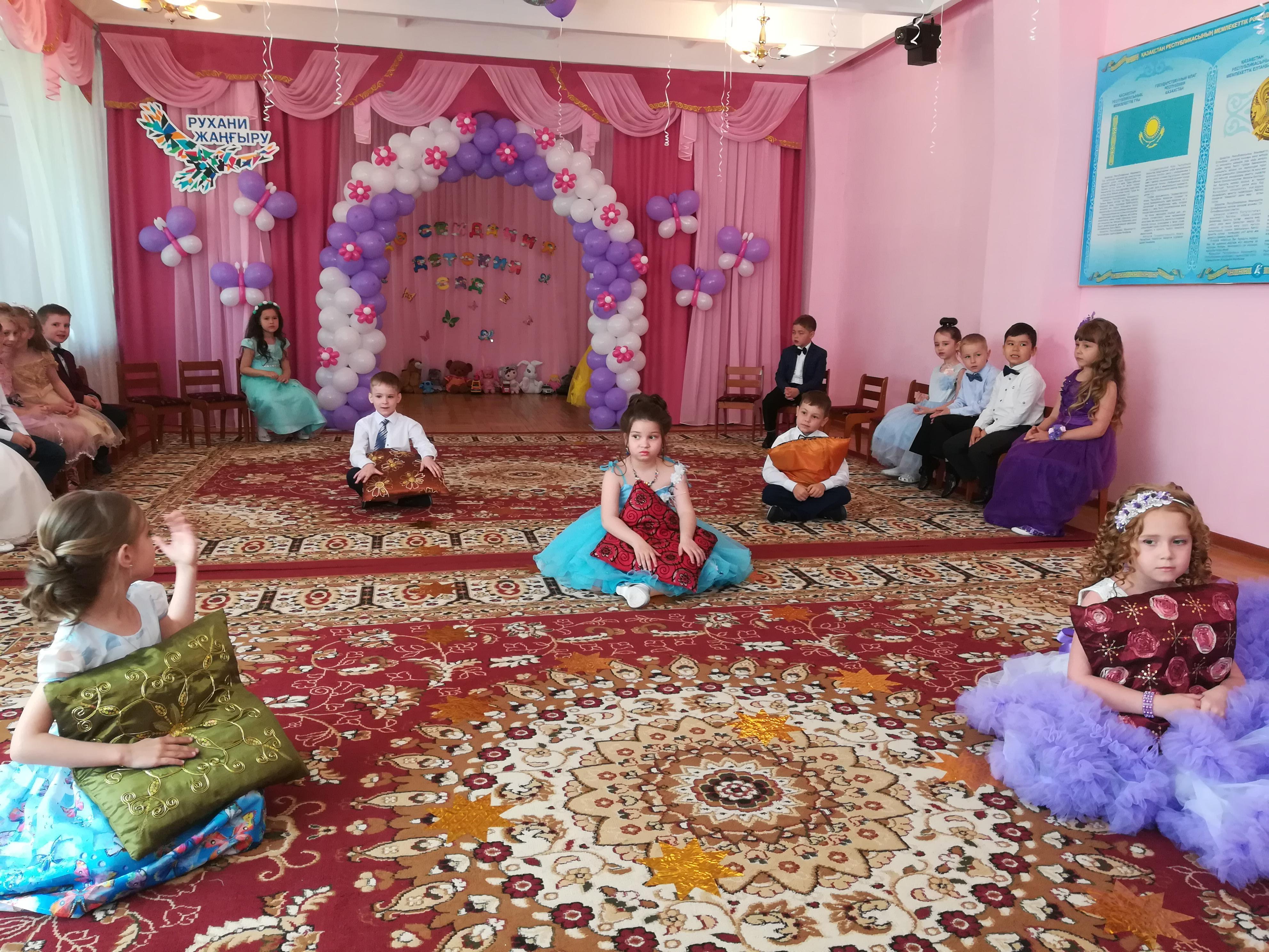 Выпускной утренник "Лучше всех!"
