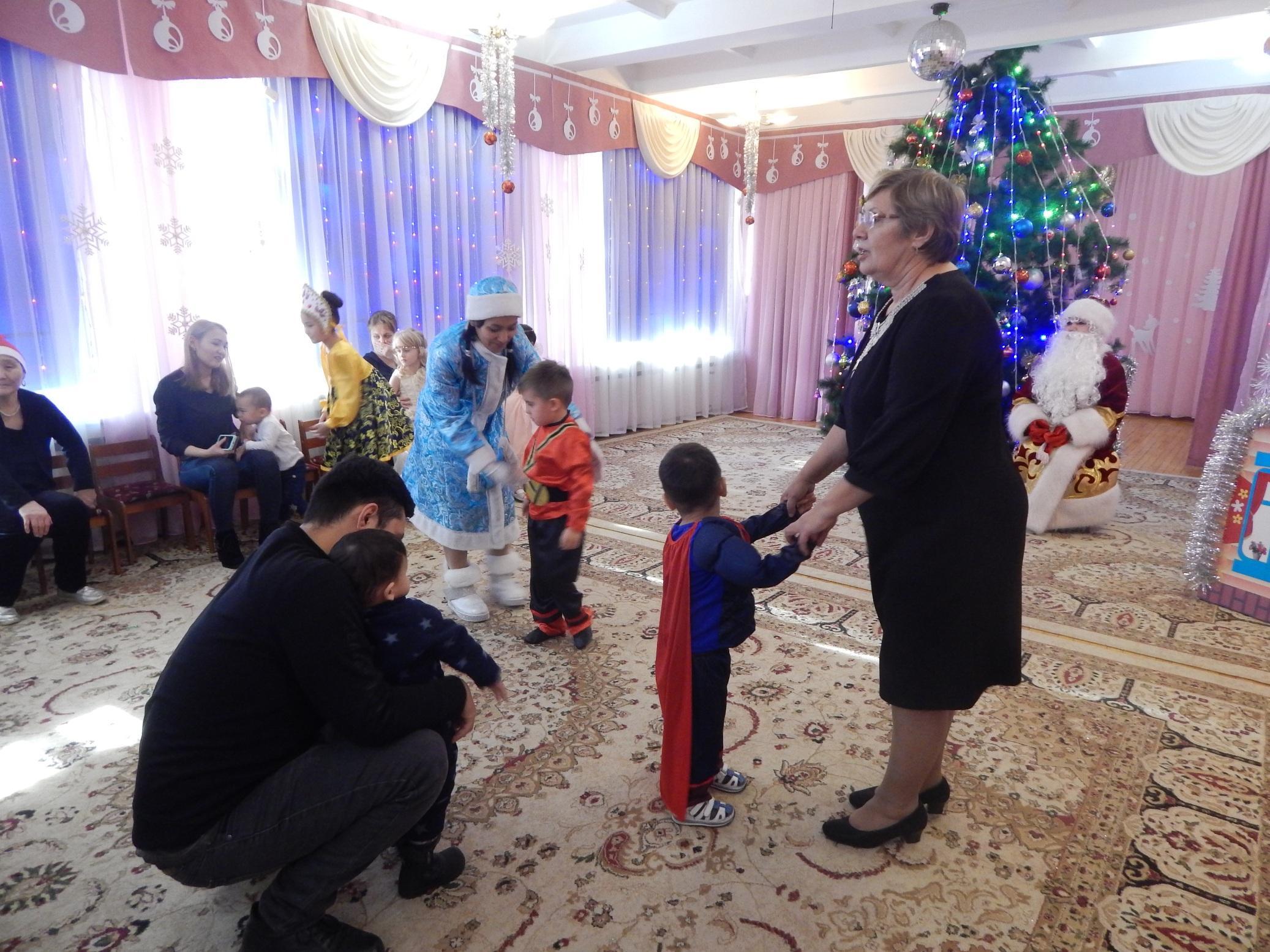 Жана жыл (для детей, непосещающих детский сад)