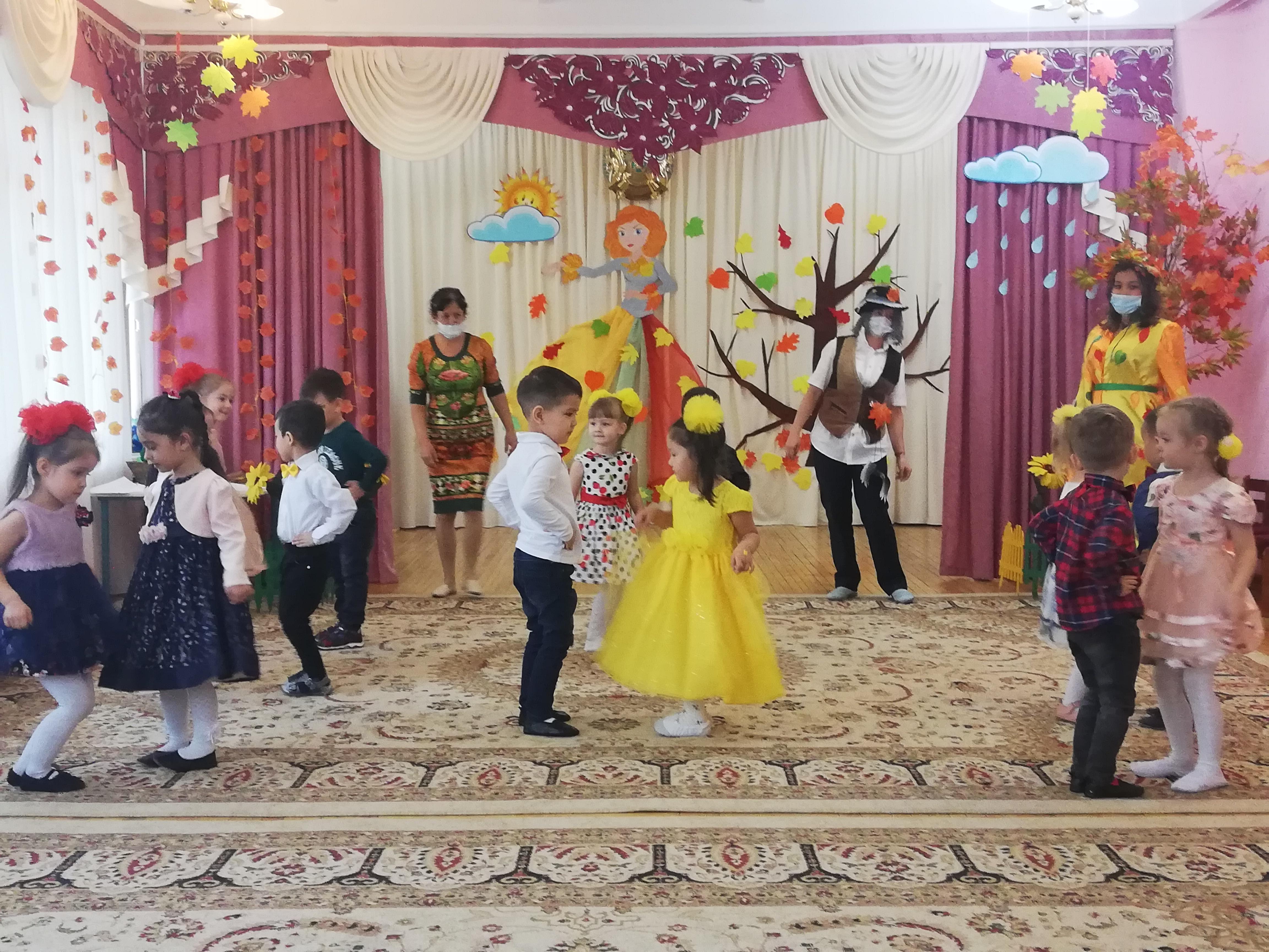 Праздник Осени в старшей группе "Айналайын"